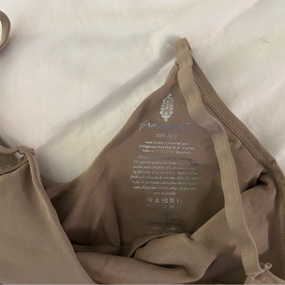 NWOT! Free People Movement Good Karma Ruched Crop Tank In Mushroom - Picture 3 of 3